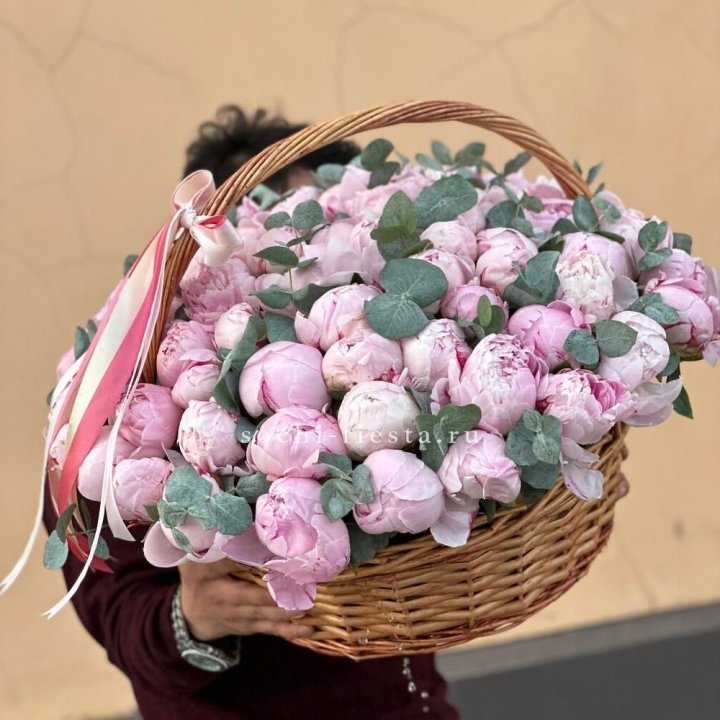 Корзина пионов "75" в Кемерово