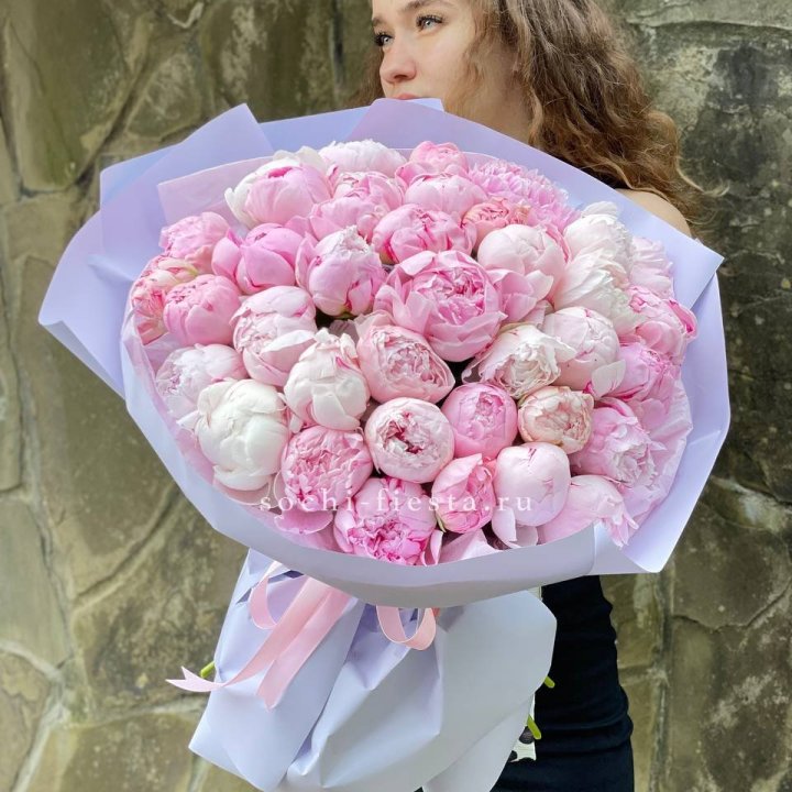 39 нежных пионов в Кемерово