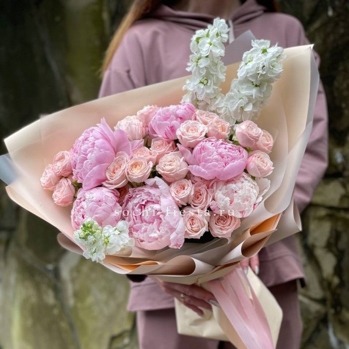 Букет с пионами №1 в Кемерово