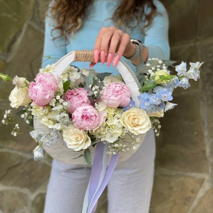 Ящик с пионами в Кемерово