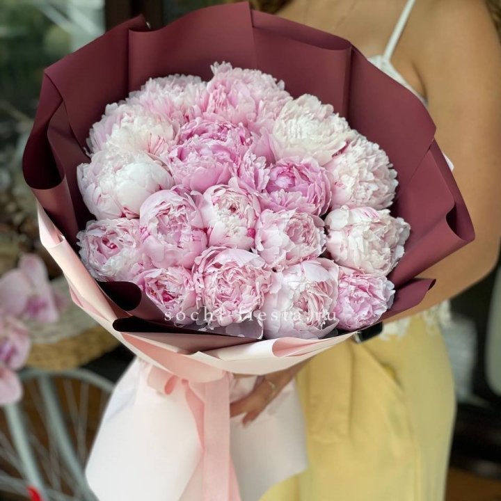 Букет 17 зефирных пионов в Кемерово