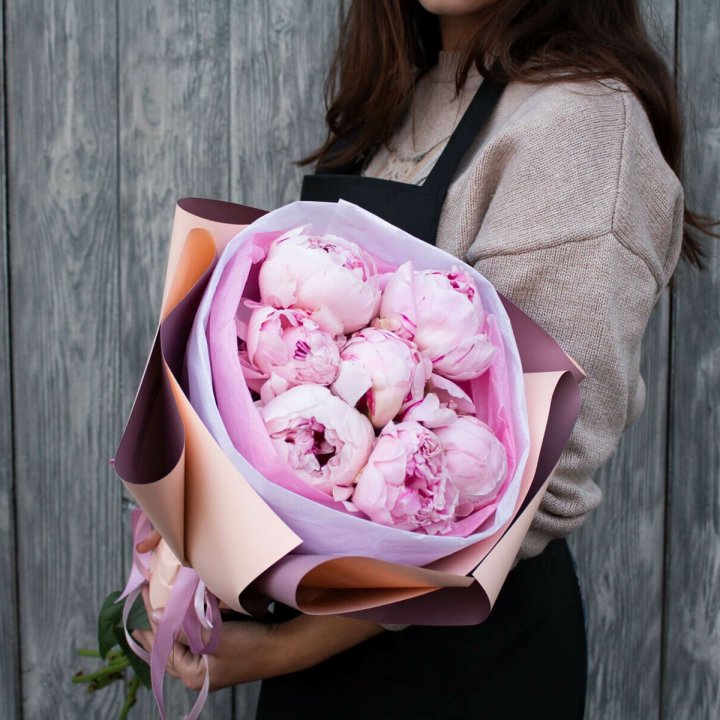 7 зефирных пионов в оформлении в Кемерово