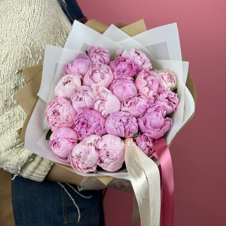 Букет из 21 пионов в Кемерово