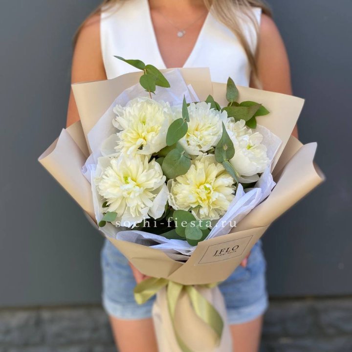  Букет белых пионов в Кемерово