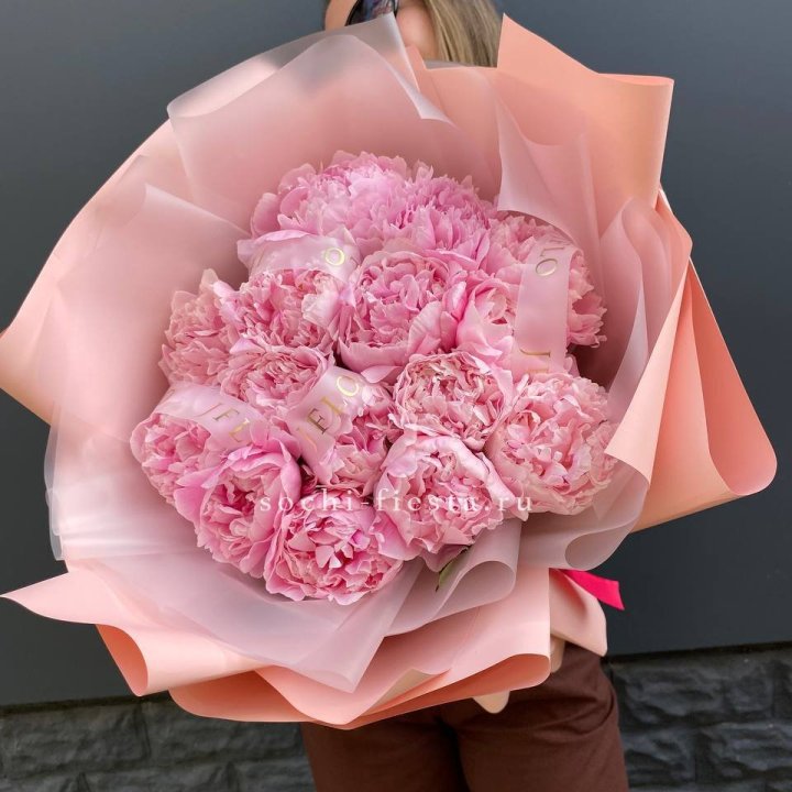 15 пионов "Монинг" в Кемерово