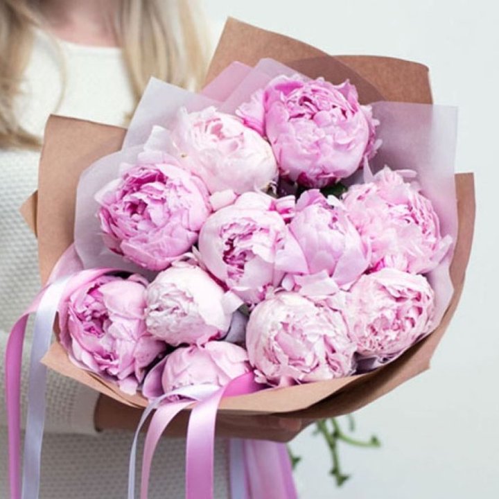 11 нежных пионов в Кемерово
