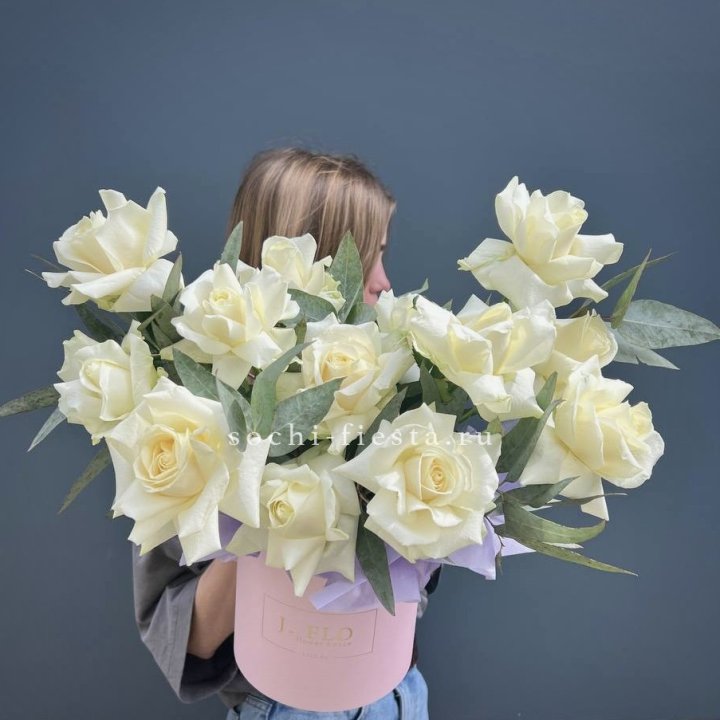 15 Французских роз в боксе в Кемерово