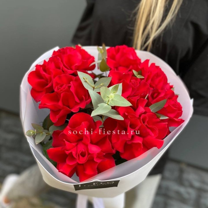 9 Красных французских роз в Кемерово