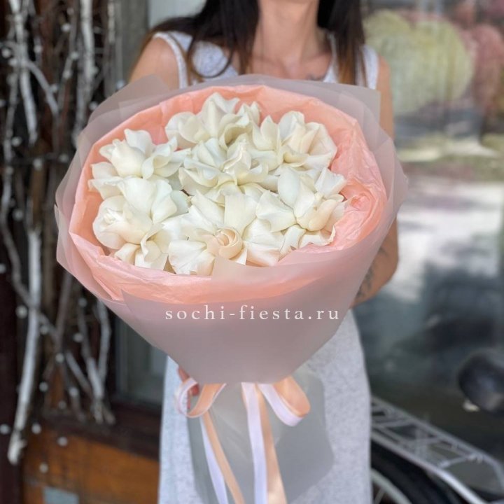 7 Белых французских роз в Кемерово