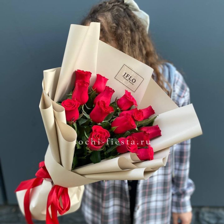 15 красных роз в Кемерово