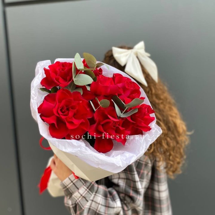 7 красных французских роз в Кемерово
