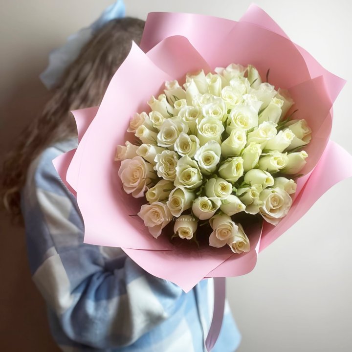 Букет из 51 белой розы (Кения) в Кемерово