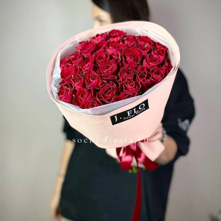 35 кенийских роз в Кемерово
