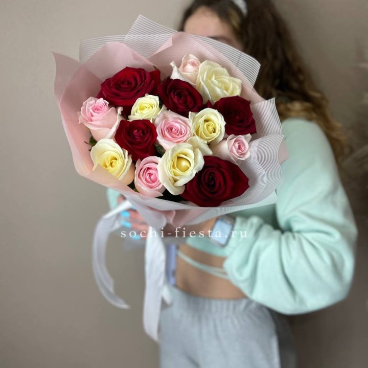 15 роз "Карусель" в Кемерово