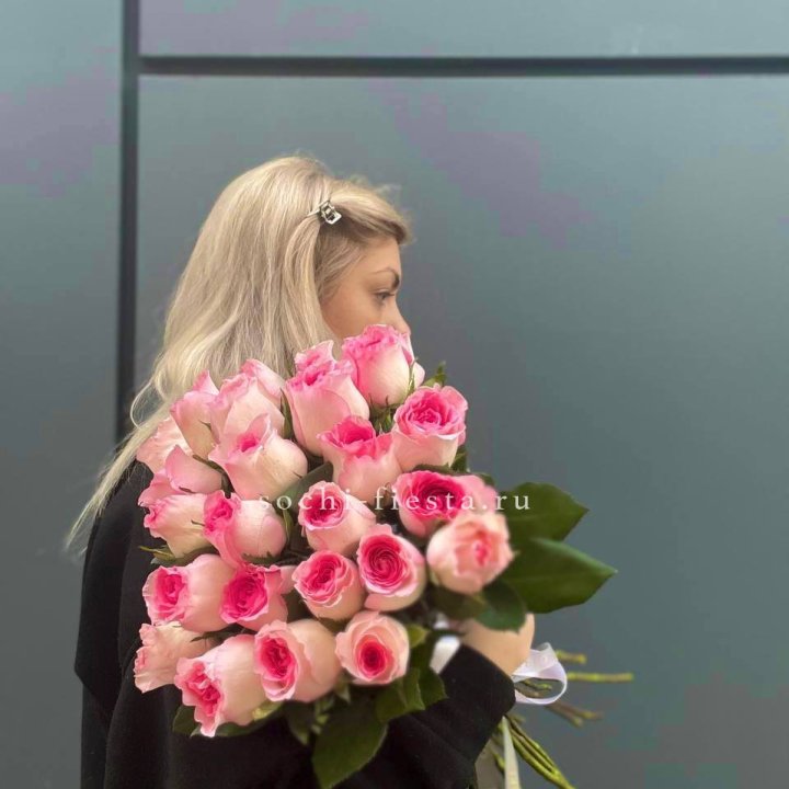  25 розовых роз в Кемерово