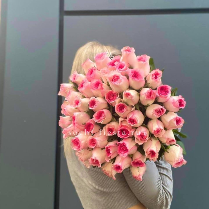 51 розовая роза в Кемерово