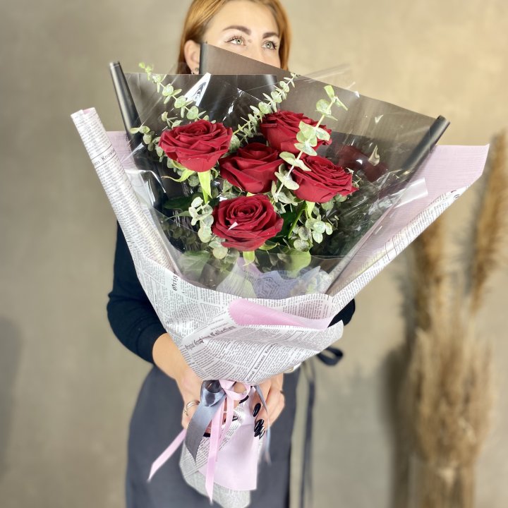 5 красных роз в Кемерово