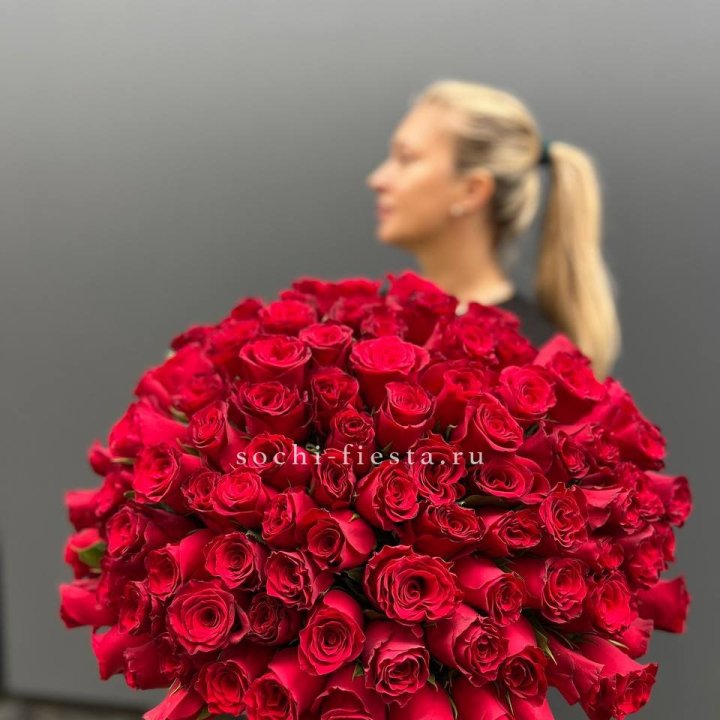 Охапка из 101 красной розы в Кемерово