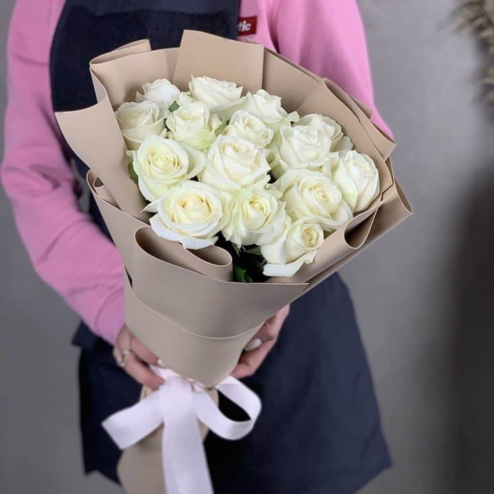15 белых роз миракли в Кемерово