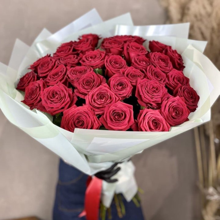 37 красных роз в Кемерово