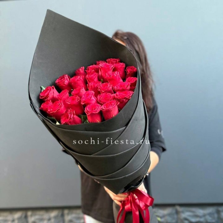 25 высоких красных роз в Кемерово