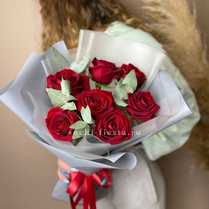 7 красных роз в Кемерово