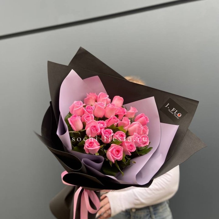 19 розовых роз  в Кемерово