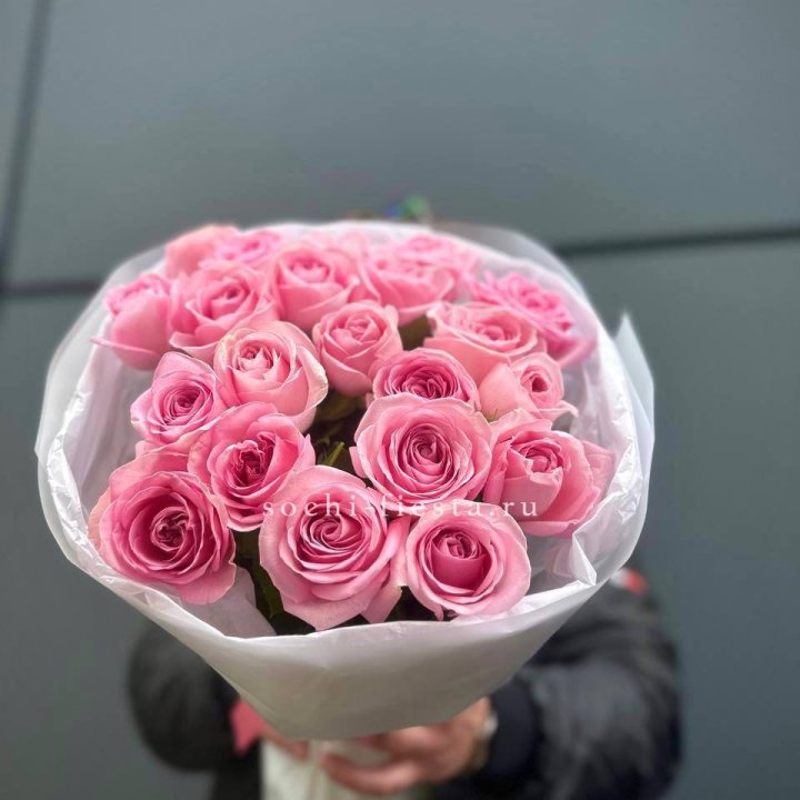 21 Розовая роза в белом в Кемерово