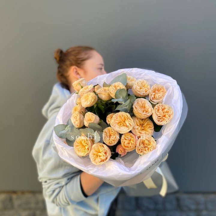 7 пионовидных роз в Кемерово