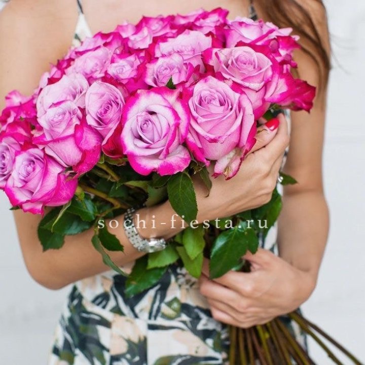 Букет высоких роз Ди перпел в Кемерово