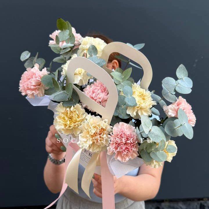 Сумочка из диантусов в Кемерово