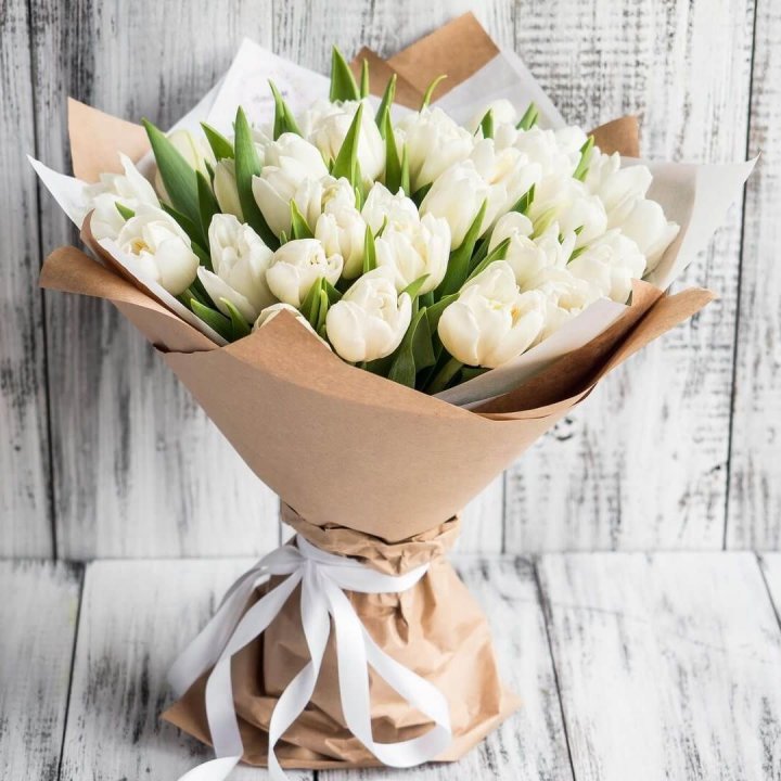 25 белых тюльпанов в Кемерово