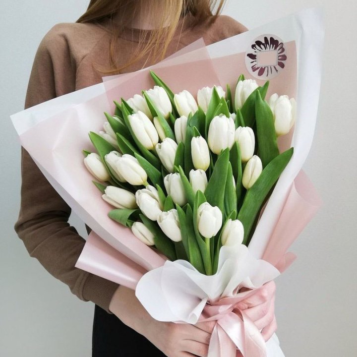 Букет белых тюльпанов "Моника" в Кемерово