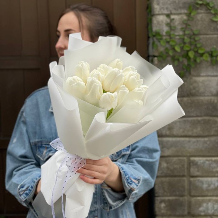Букет белоснежных тюльпанов в Кемерово